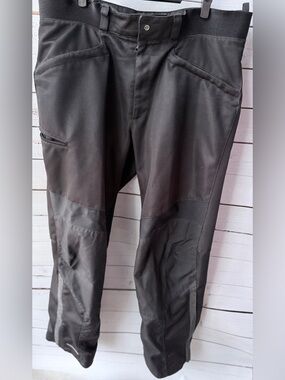 Men's Black Cargo Pants with Reinforced Panels